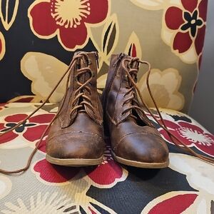 Wet Seal Tan Lace-Up Boots, Distressed Faux Leather, Women's Size 8